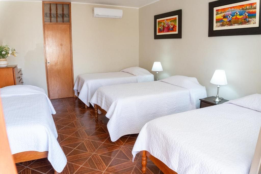 Quadruple Room room - Image 2