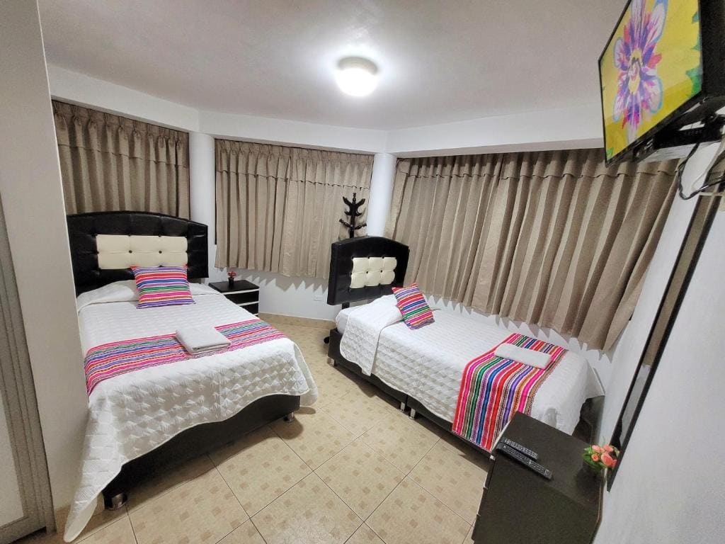 Twin Room with Private Bathroom room - Image 3
