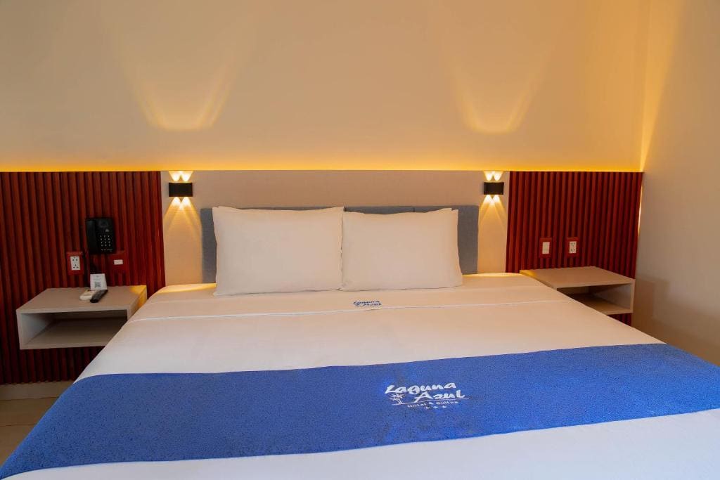 Deluxe Room room - Image 3