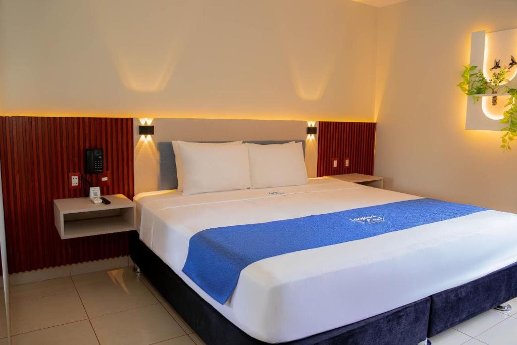 Deluxe Room room - Image 1