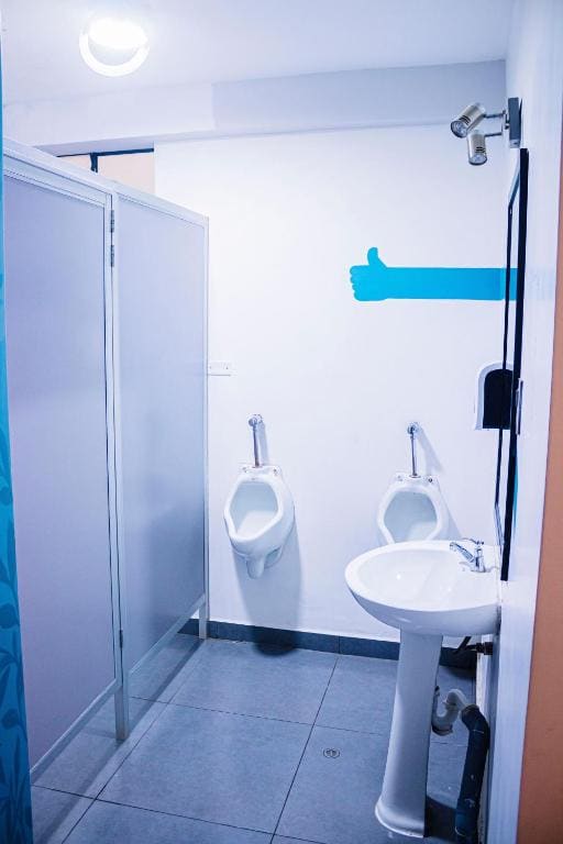 Twin Room with Shared Bathroom room - Image 1