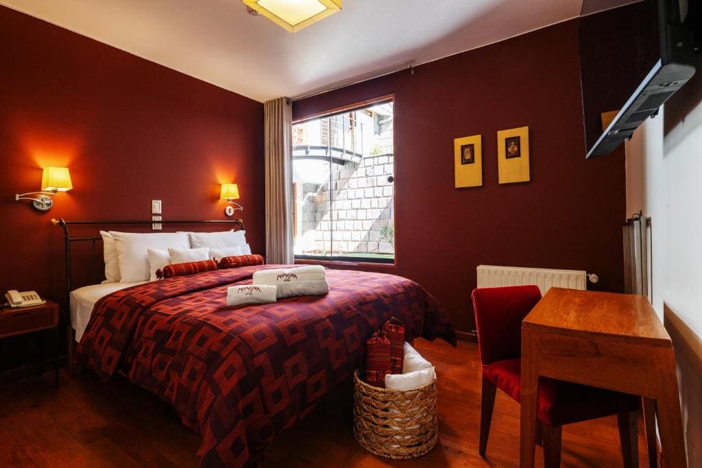 Double Room with Bath room - Image 2