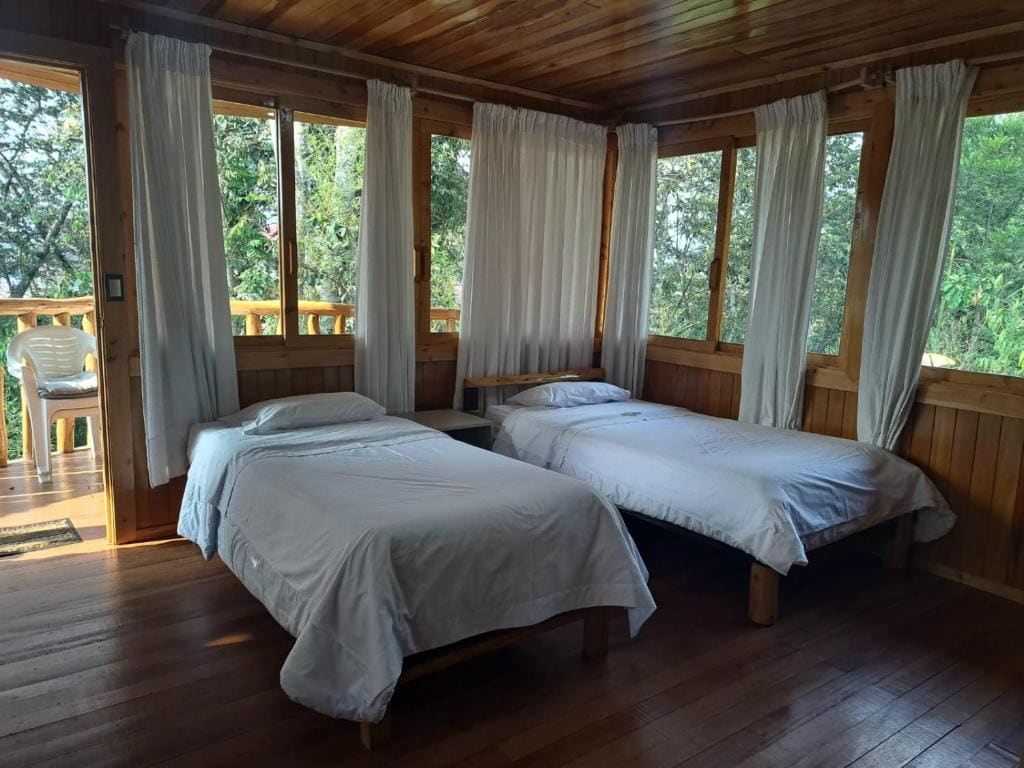 Twin Room with Private Bathroom room - Image 3