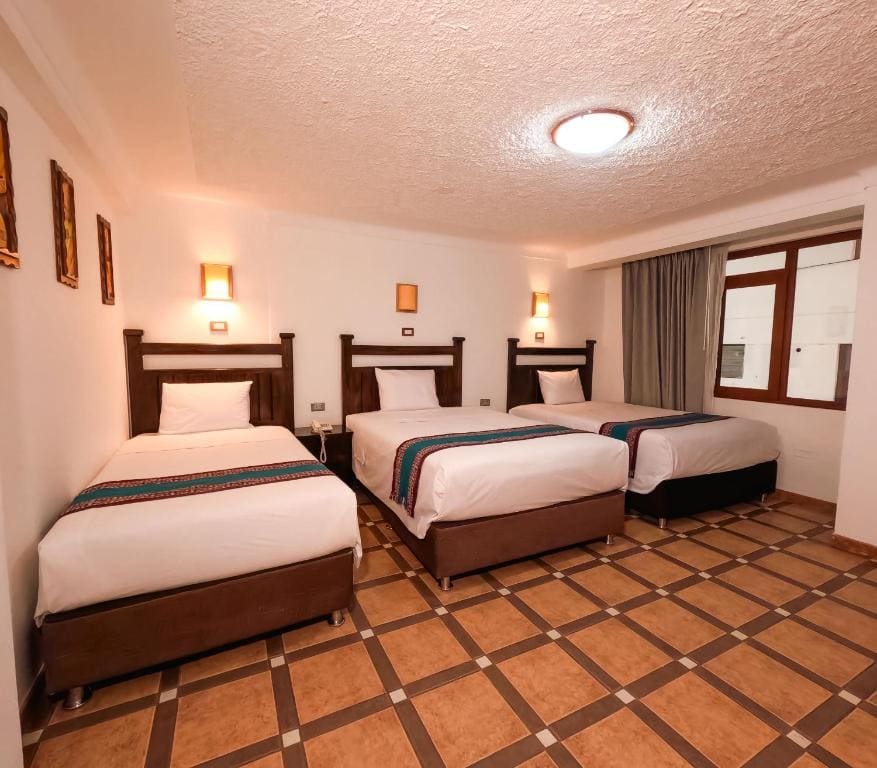 Family Room room - Image 3