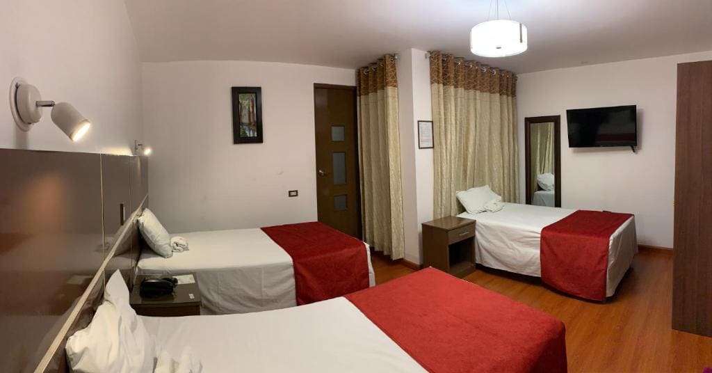 Deluxe Room room - Image 3