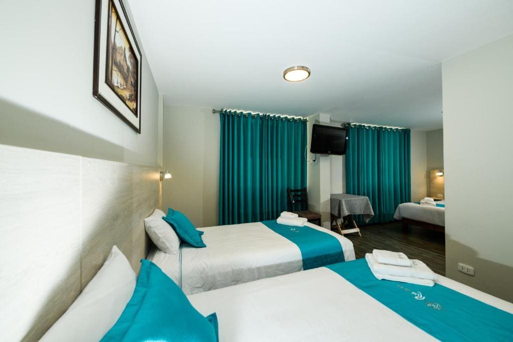 Superior Triple Room room - Image 1