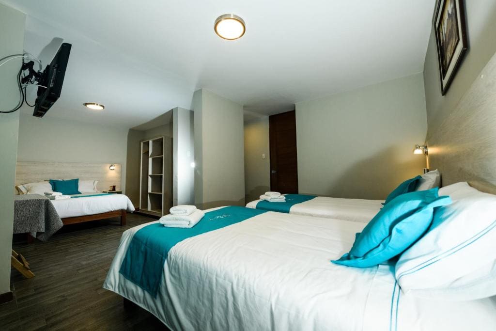 Superior Triple Room room - Image 2