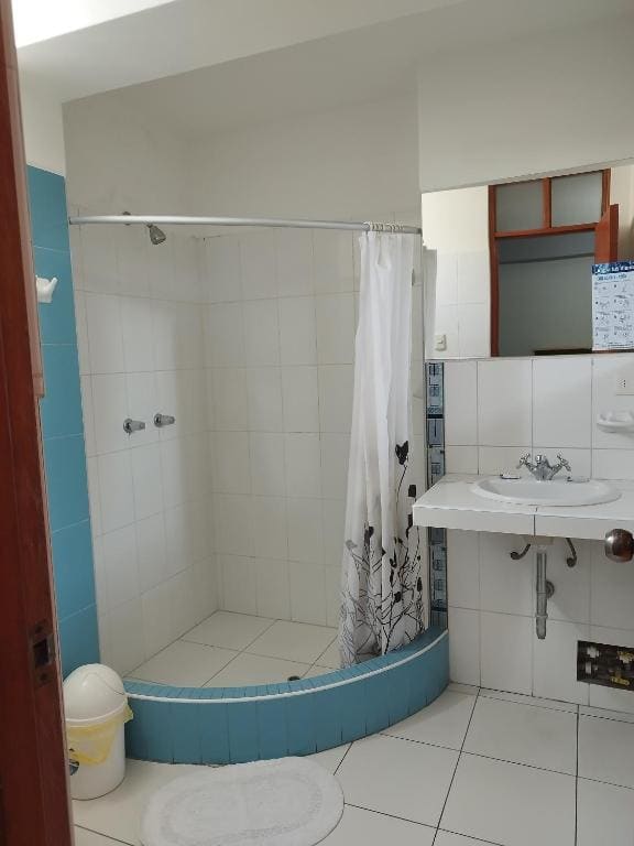 Classic Triple Room room - Image 3