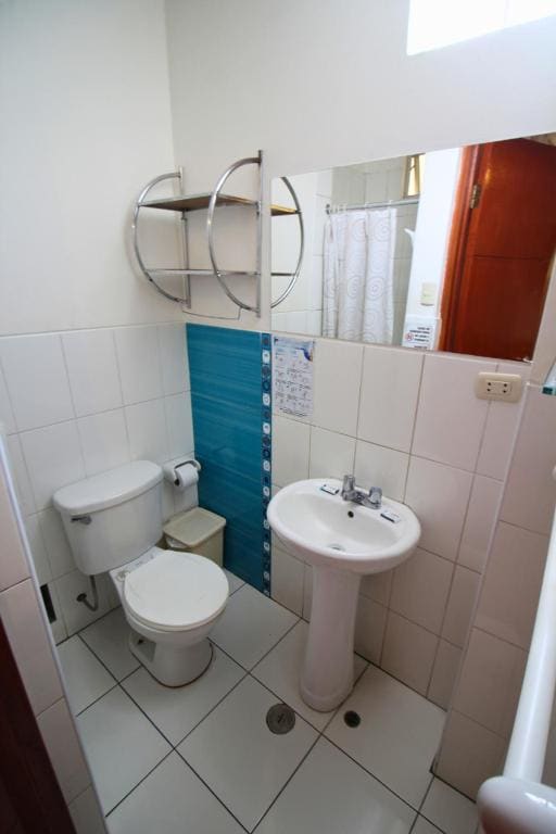 Standard Quadruple Room room - Image 3