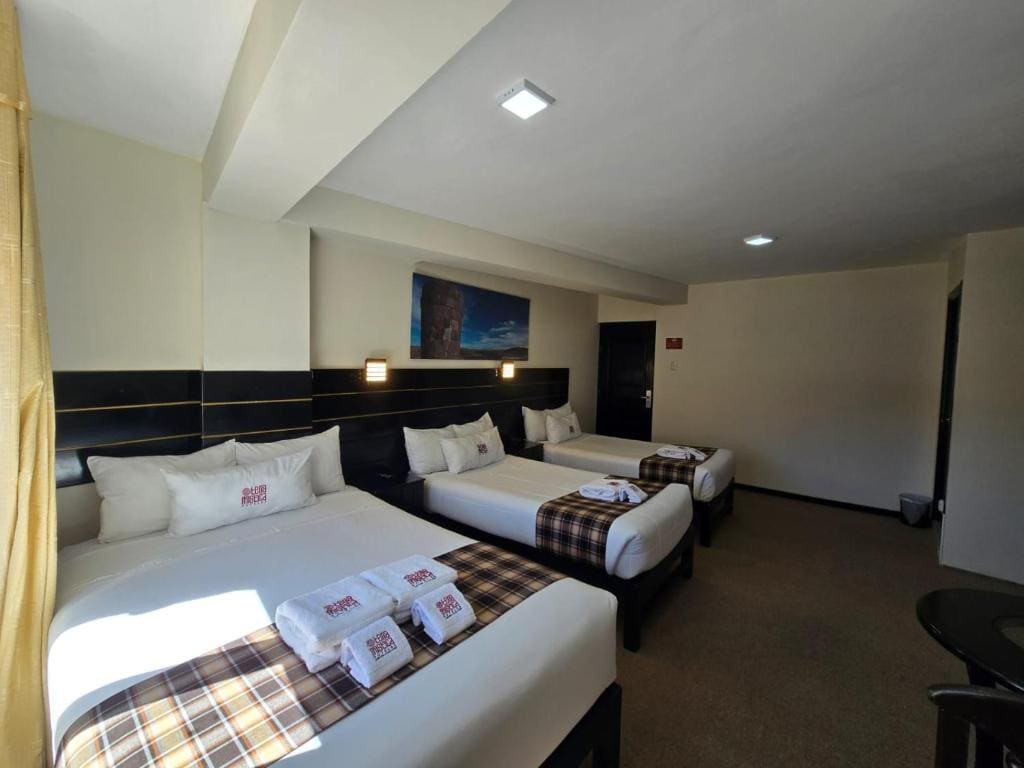 Family Room room - Image 2