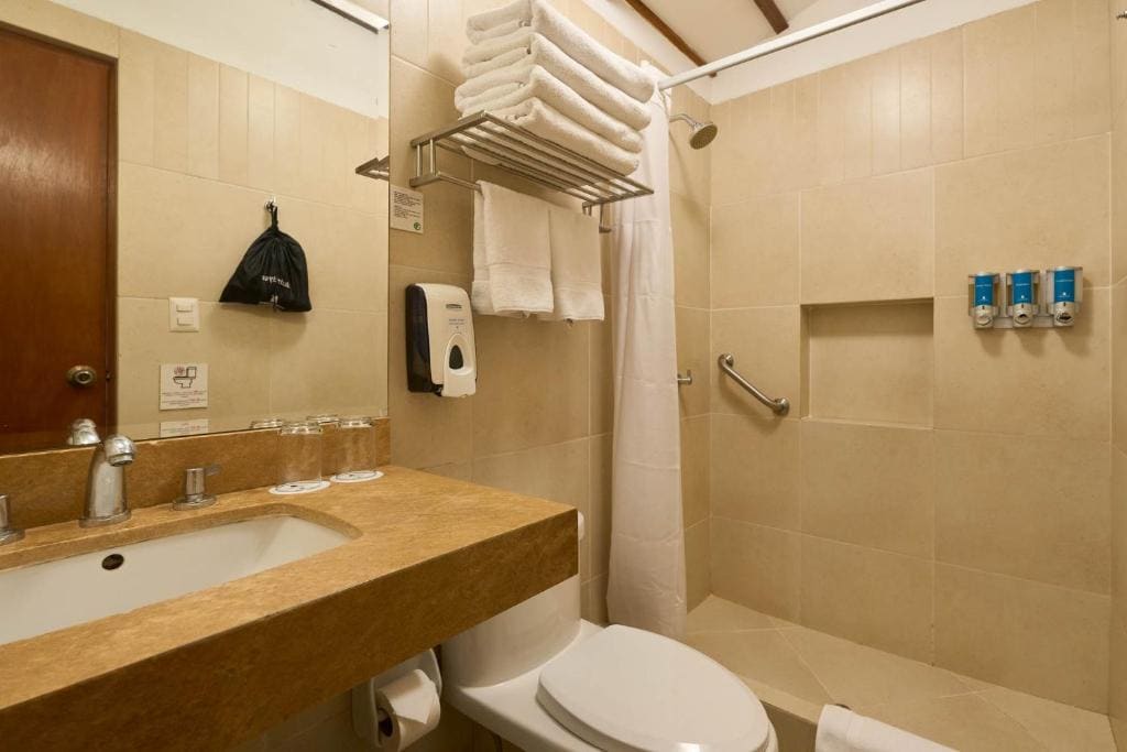 Superior Family Room room - Image 2