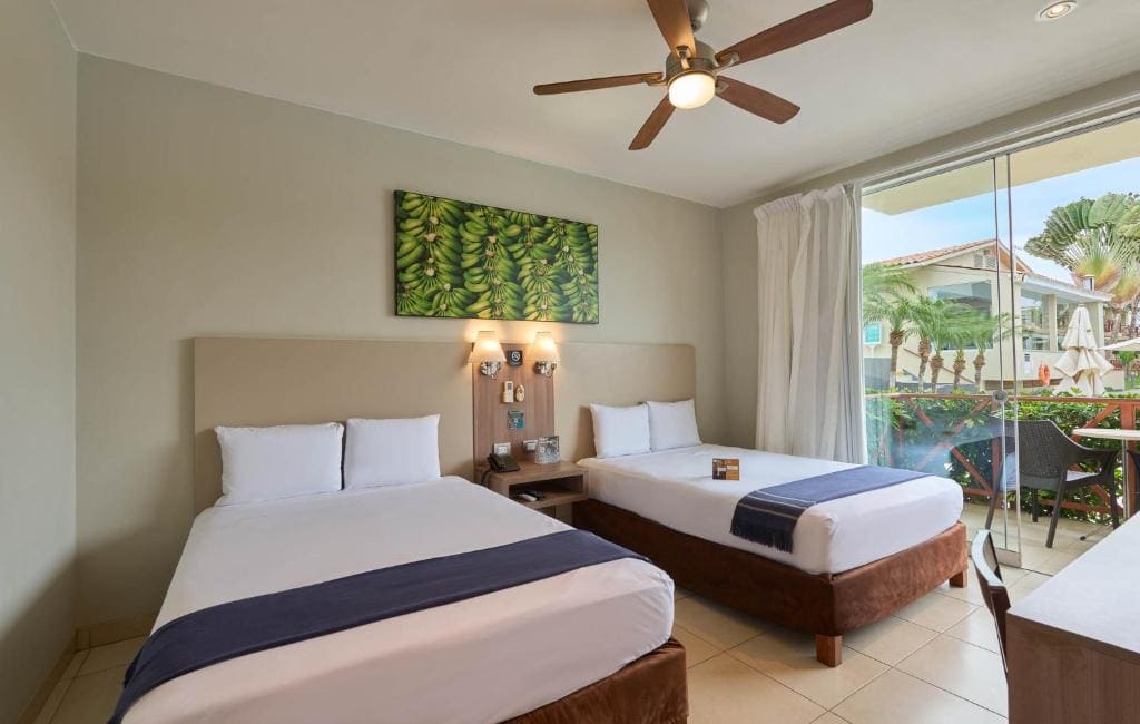 Twin Room with Pool View room - Image 1