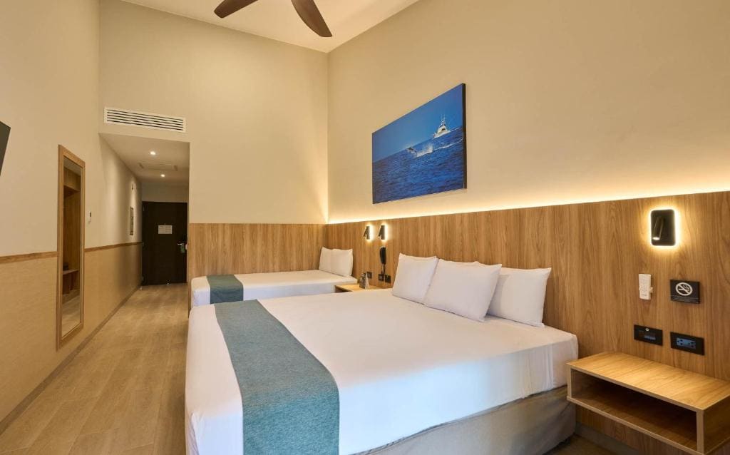 Superior Triple Room room - Image 1