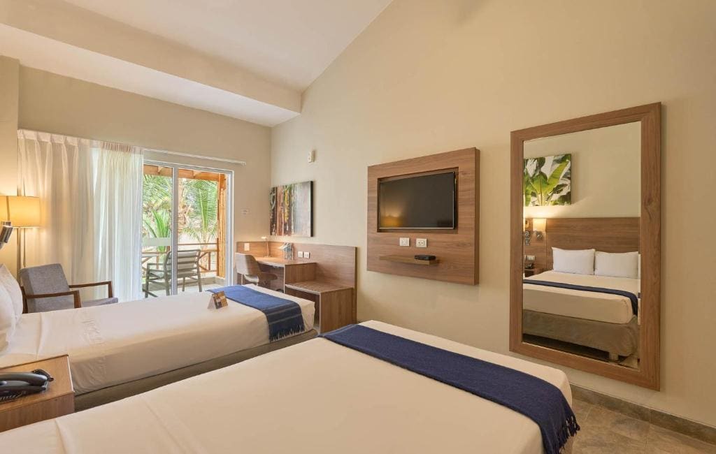 Twin Room with Balcony room - Image 1