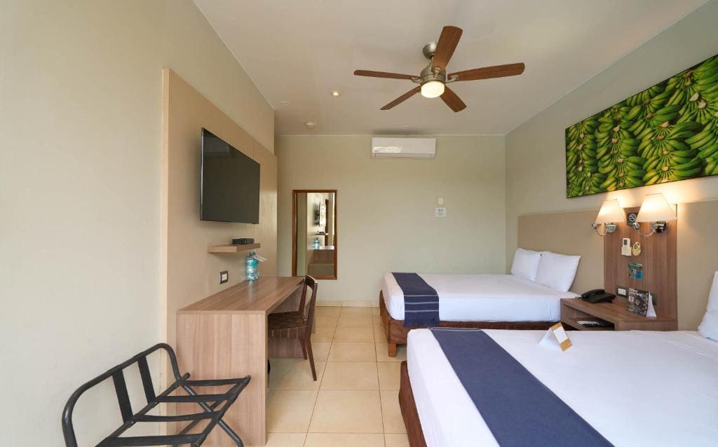 Twin Room with Pool View room - Image 2