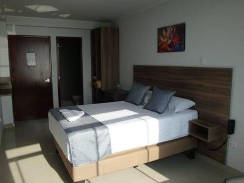 Superior Queen Room room - Image 3