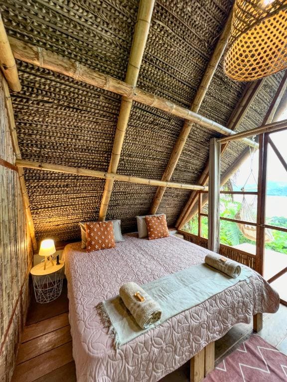 Superior Double or Twin Room with Lake View room - Image 3