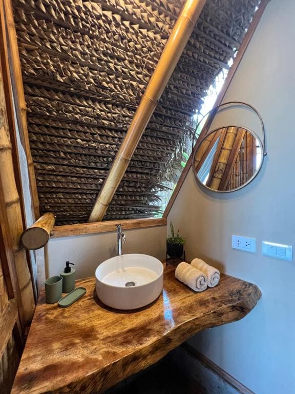 Double Room with Lake View room - Image 2