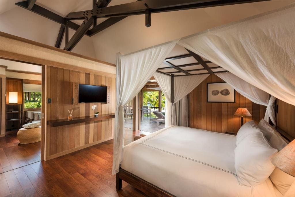 Villa with Pool and Tropical Beach View room - Image 2