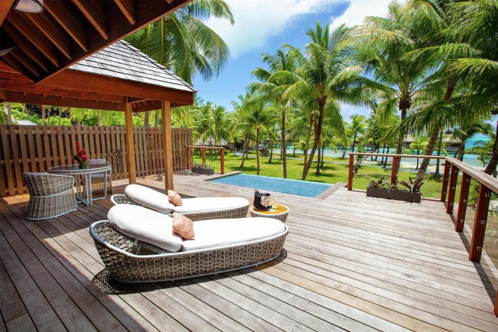 Villa with Pool and Tropical Beach View room - Image 1