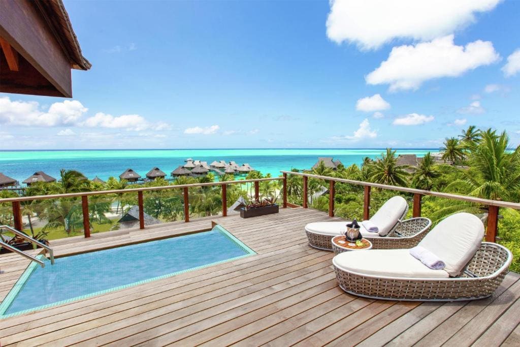 Villa with Pool and Lagoon View room - Image 1
