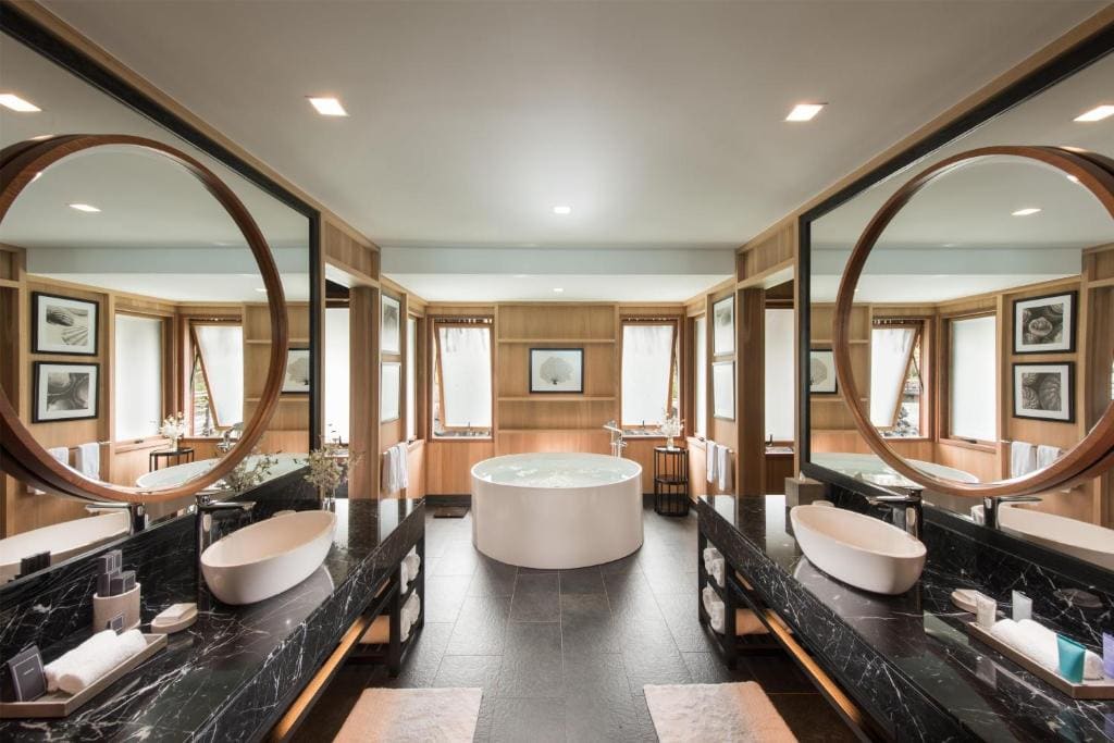 Pool Overwater Villa with Otemanu View room - Image 2