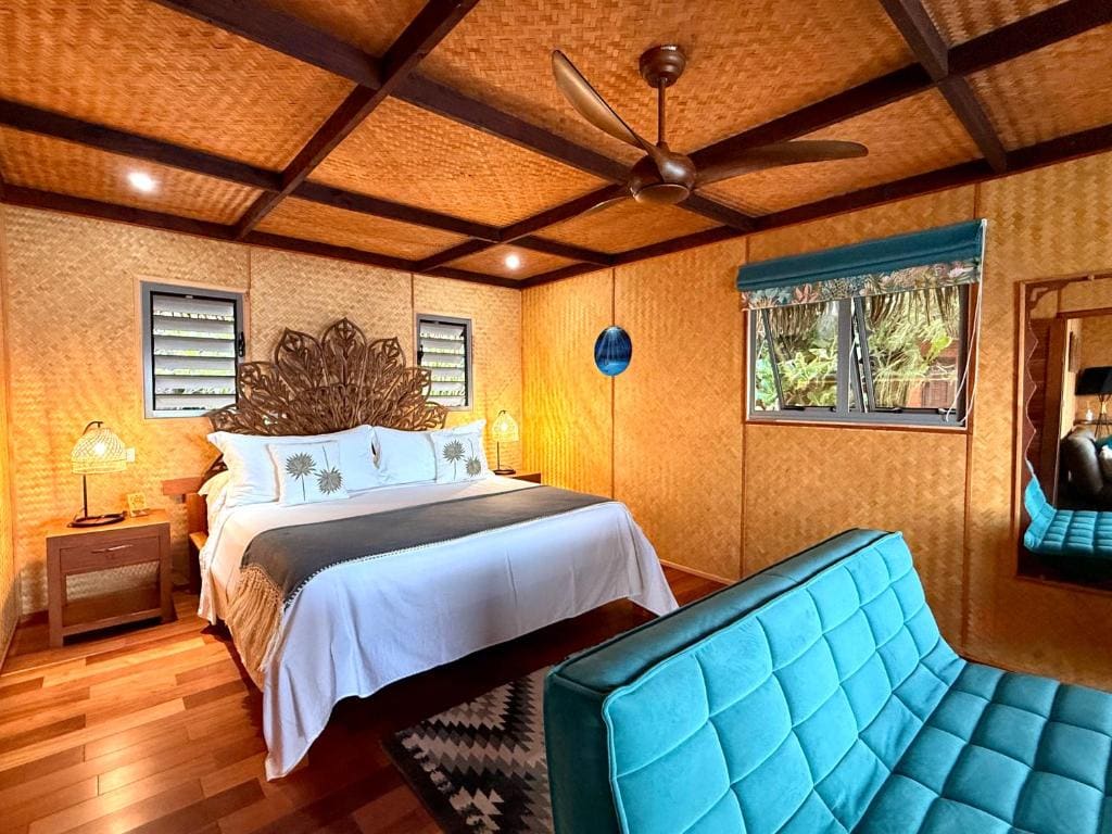 Sunrise Premium Bungalow - Huahine View room - Image 1
