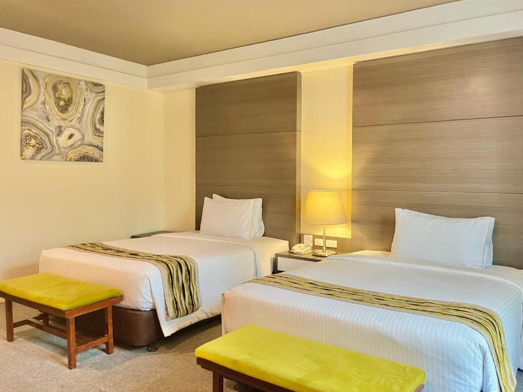 Deluxe Twin Room room - Image 1