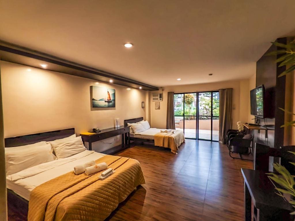 Premium Quadruple Room room - Image 1