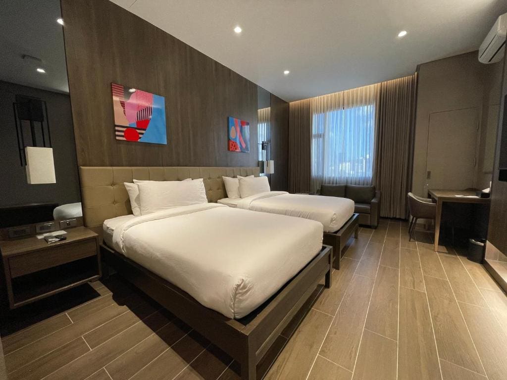 Deluxe Room room - Image 1
