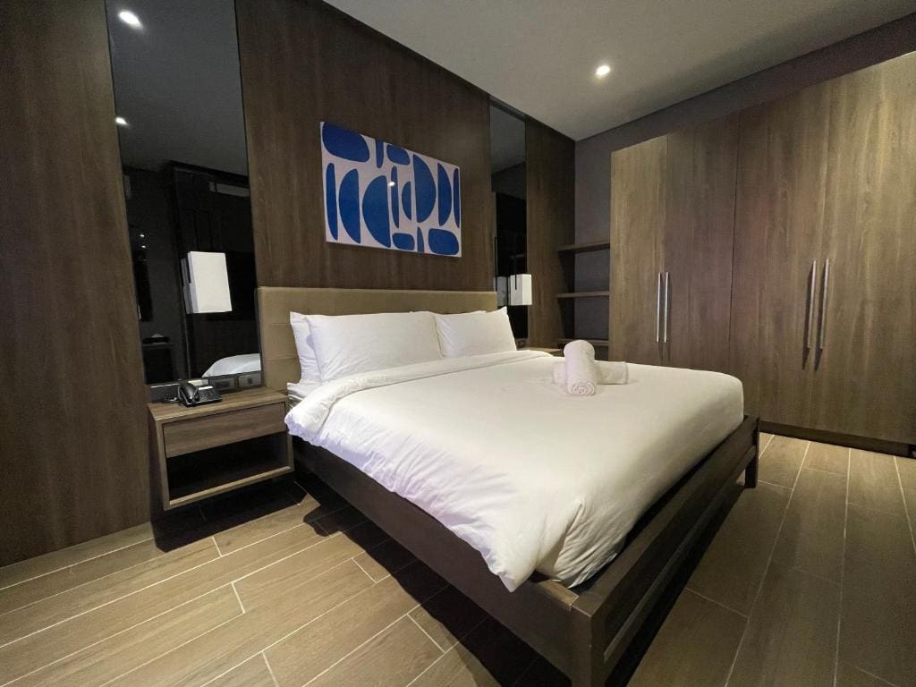 Deluxe Double Room with Balcony room - Image 1