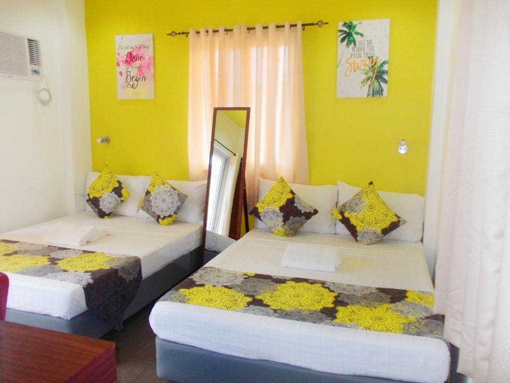 Deluxe Triple Room room - Image 3