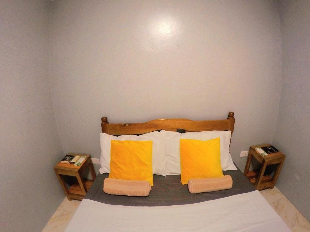 Deluxe Queen Room room - Image 3