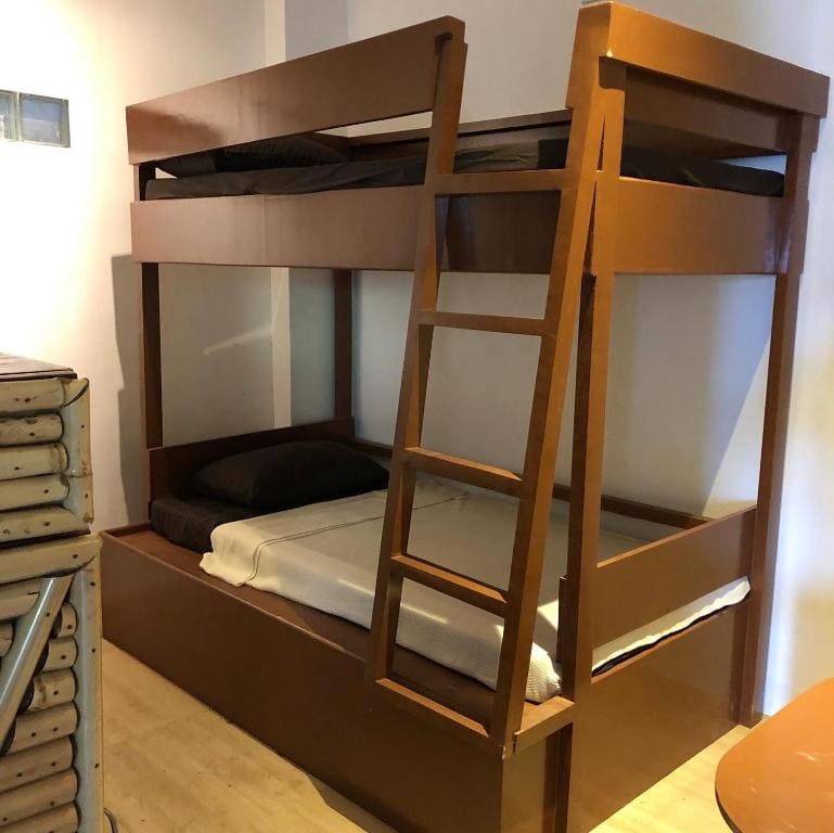 Mixed Dormitory Room room - Image 3