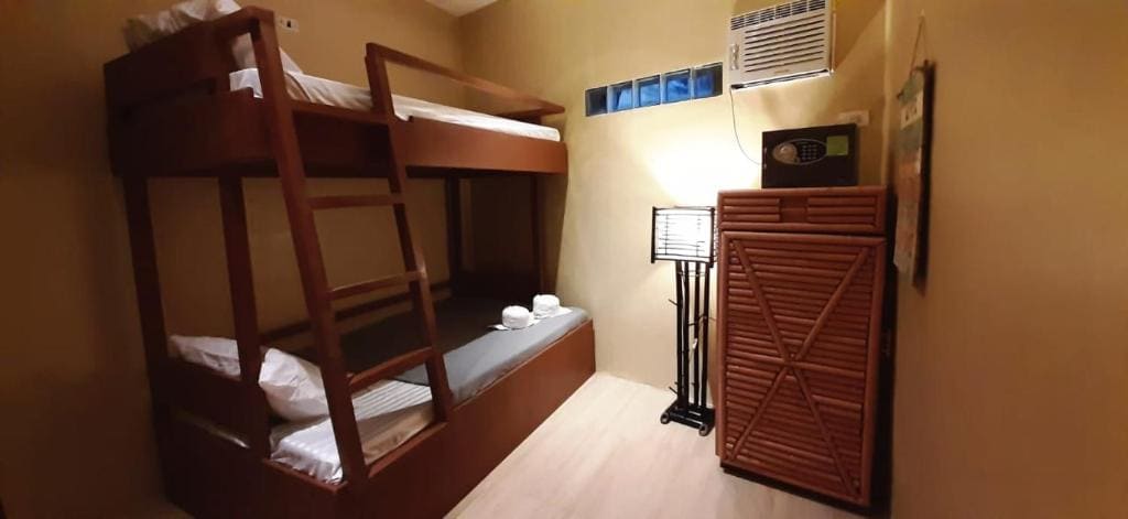 Mixed Dormitory Room room - Image 1