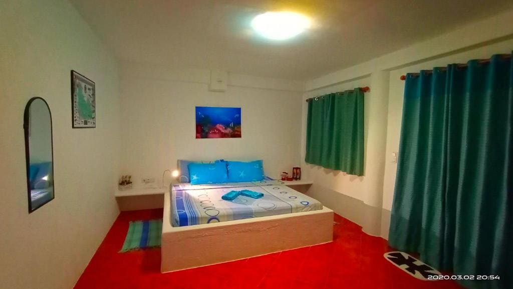 Family Room with Balcony room - Image 2