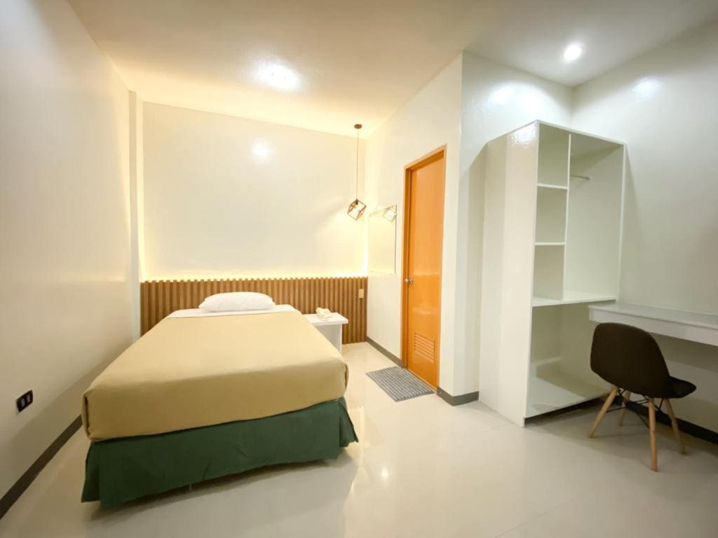 Budget Double Room room - Image 2