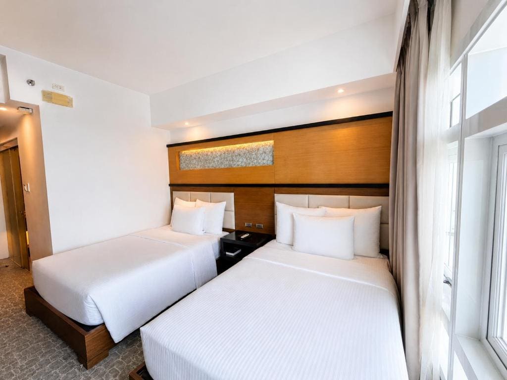 Deluxe Double Room with Sea View room - Image 3