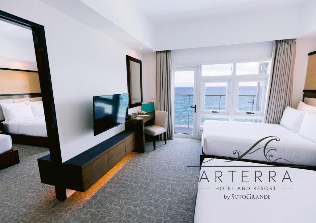 Deluxe Double Room with Sea View room - Image 2