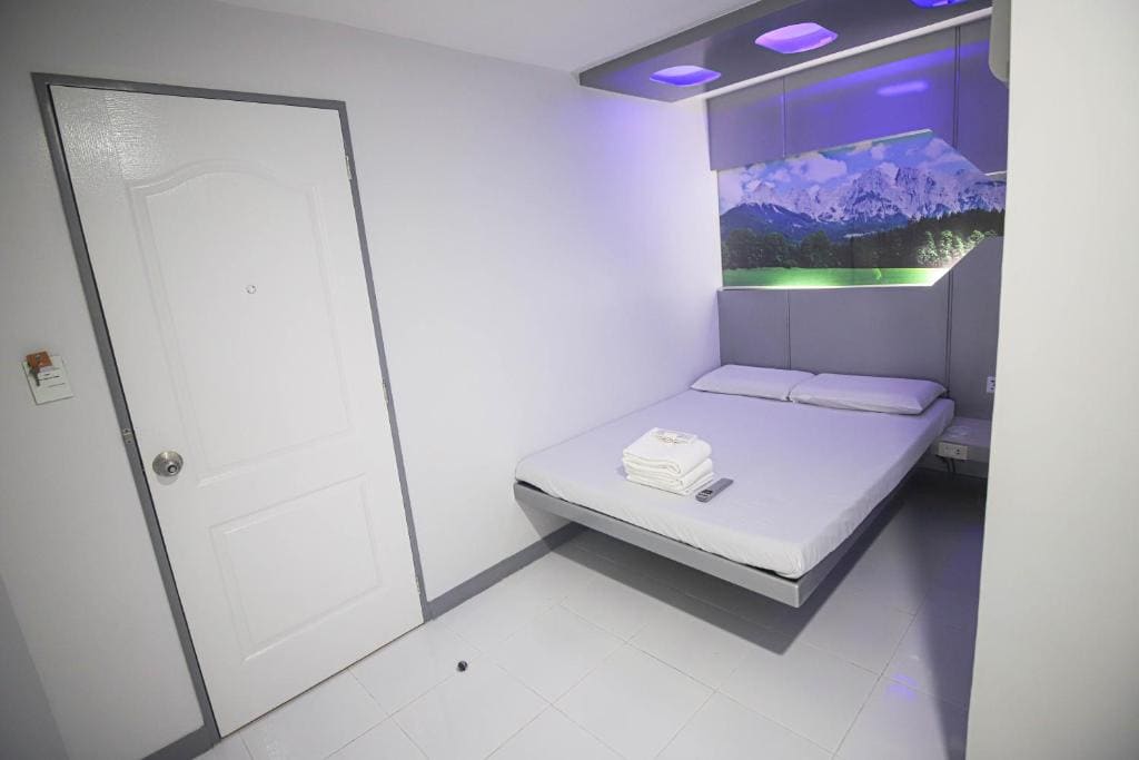 Deluxe Room room - Image 2