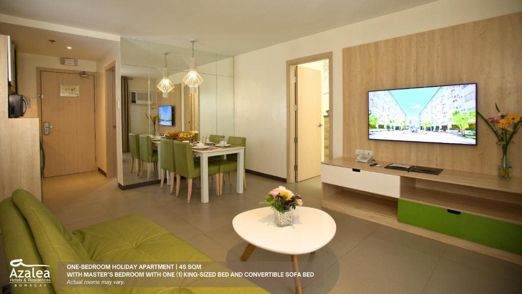 One-Bedroom Suite with Kitchen room - Image 3