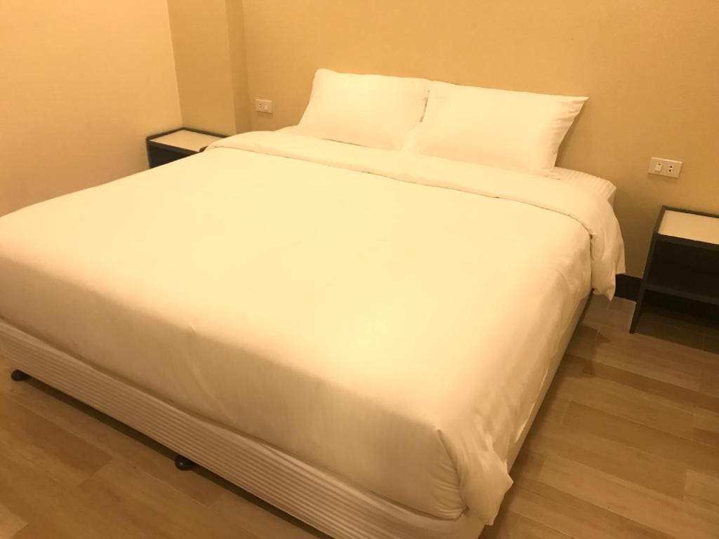 Standard King Room room - Image 1