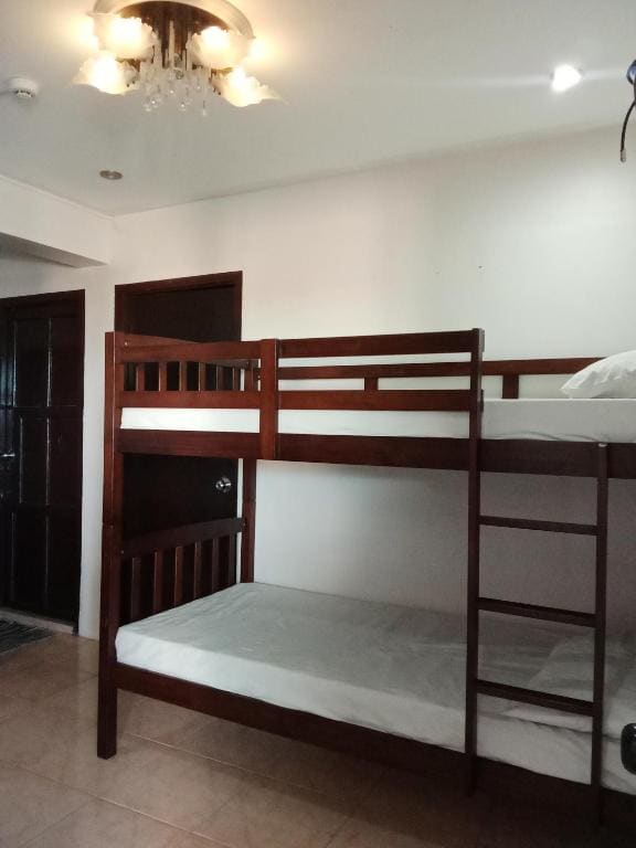 Family Room room - Image 1