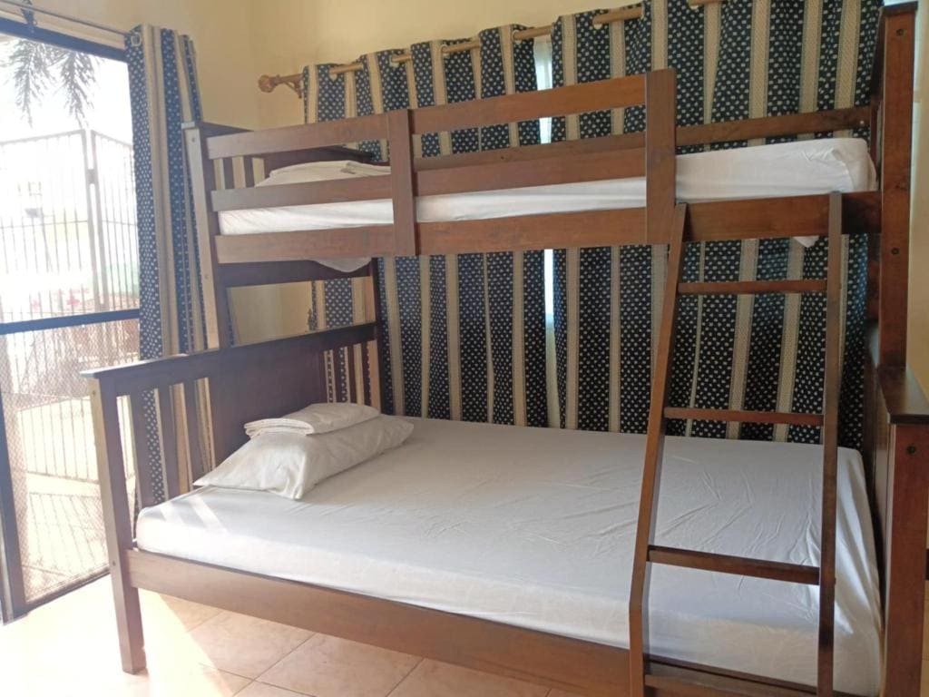 Family Room room - Image 2
