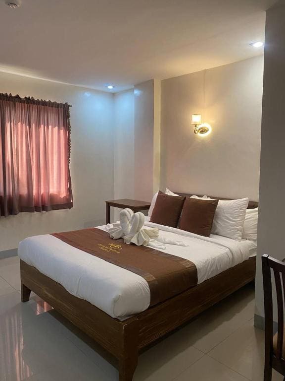 Family Room room - Image 2