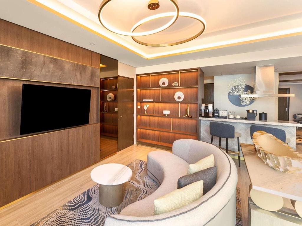 Two-Bedroom Presidential Suite with Panoramic Ocean View room - Image 2