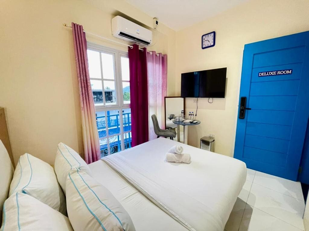 Deluxe Room room - Image 2