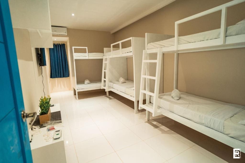 Standard Family Room room - Image 1