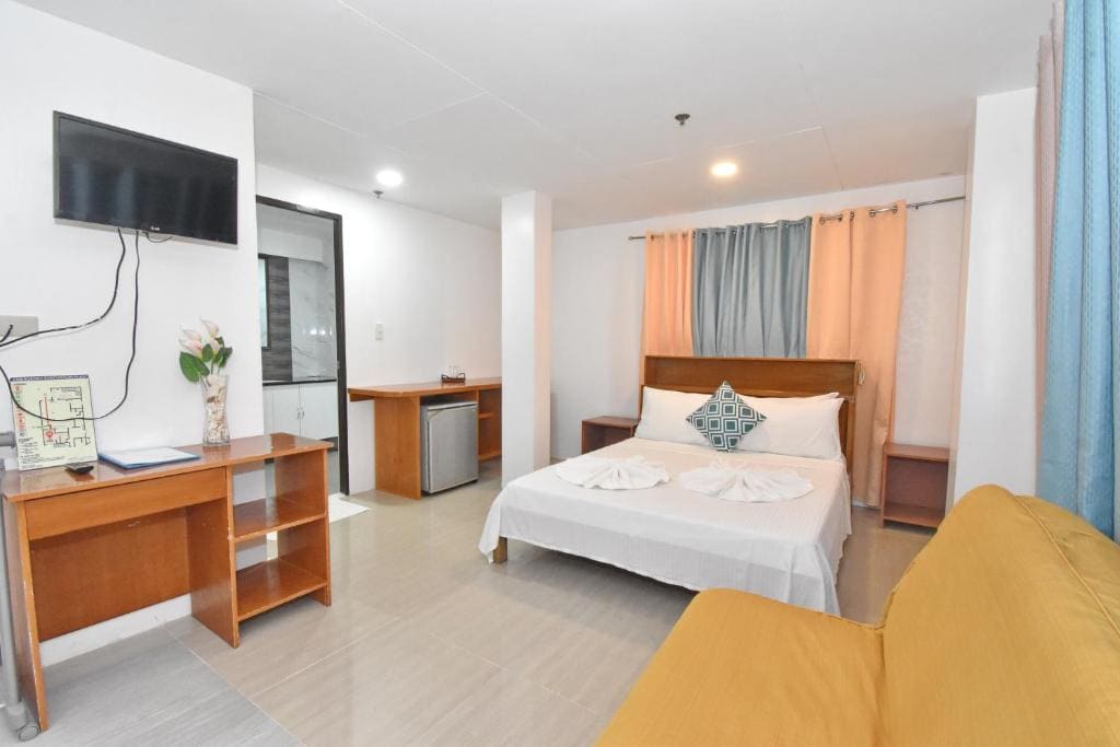 Superior Triple Room room - Image 3