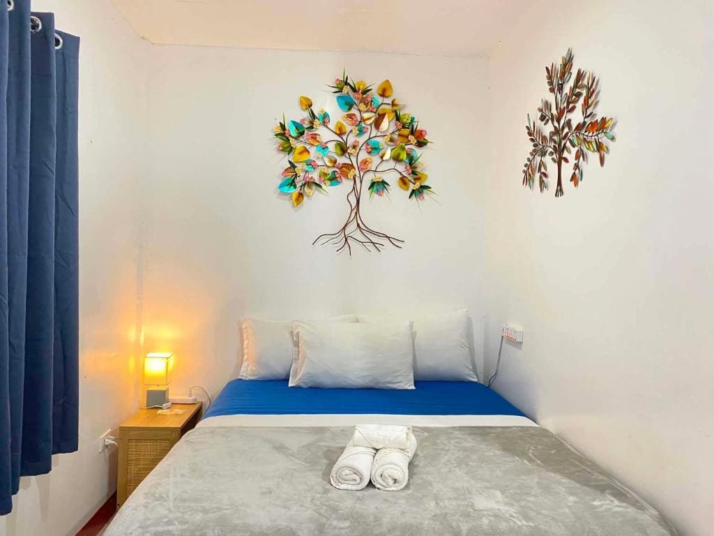 Deluxe Queen Room room - Image 1